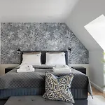 Lion Apartments - Casablanca 4 Bedr & Top Floor Apartment 100 M From The Sea